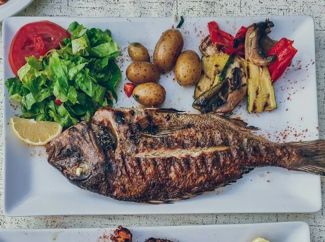 Izgara balık ve ahtapot tabağı